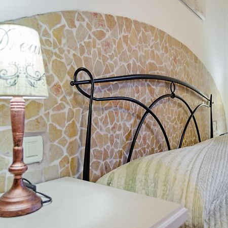 Pleasant Apartment With Courtyard Saludecio Exterior photo