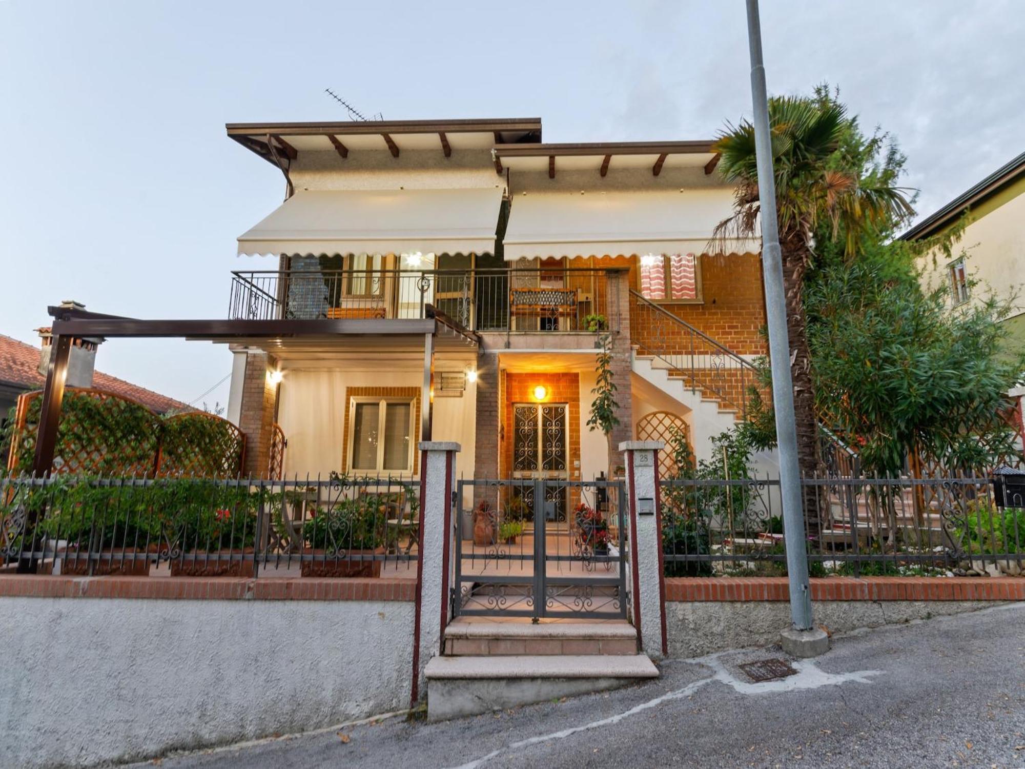 Pleasant Apartment With Courtyard Saludecio Exterior photo