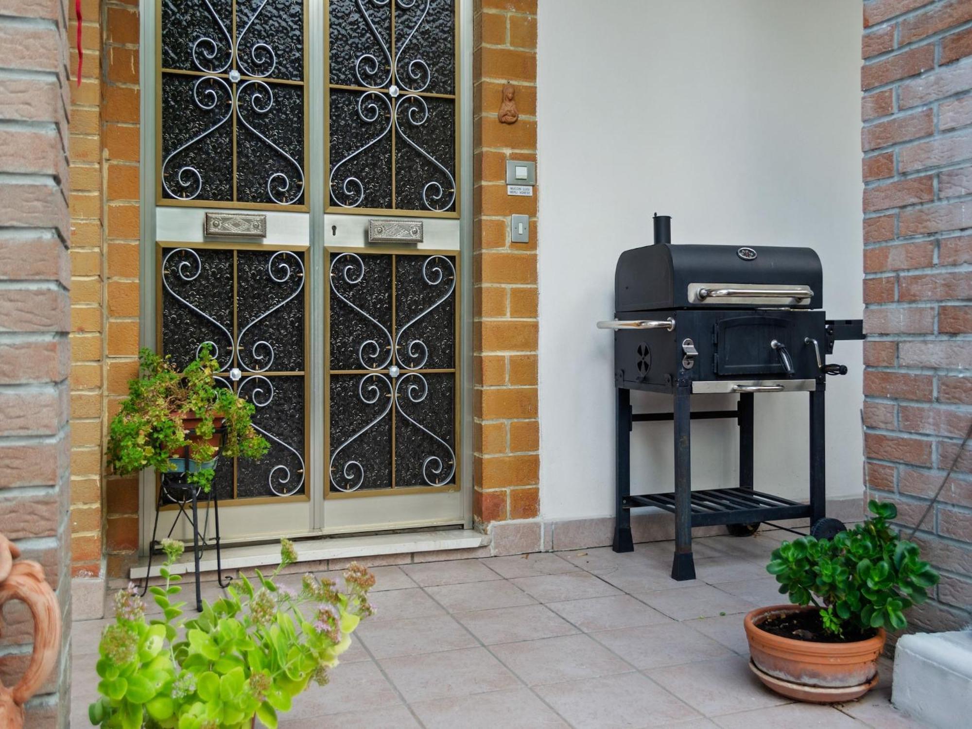 Pleasant Apartment With Courtyard Saludecio Exterior photo